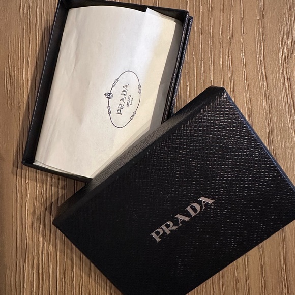 Mens Prada saffiano leather card holder in navy. Brand new, never used. - Picture 5 of 5